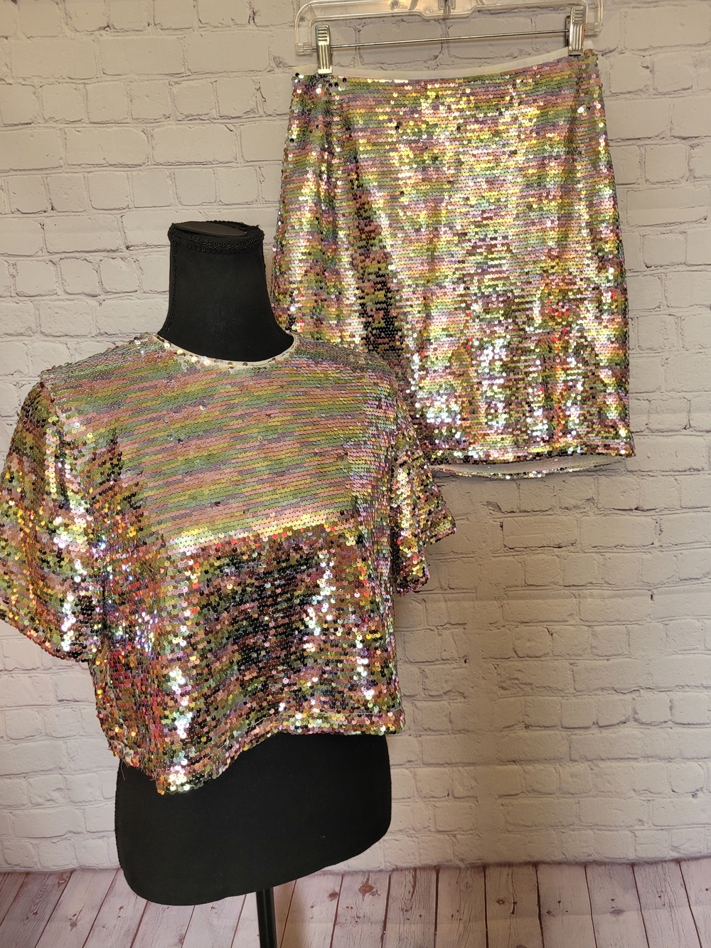 NEW Buddy Love 2 Piece Mini Skirt Top Silver Sequin Top Size Medium Sexy Party